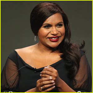 Mindy Kaling sparks jokes shes on buzzy drug Ozempic at the。